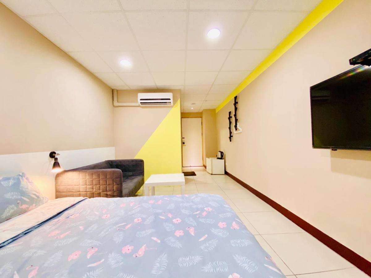 Wei Yang Guest House Tainan Exterior foto